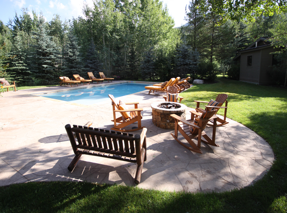 Firepit and Pool.